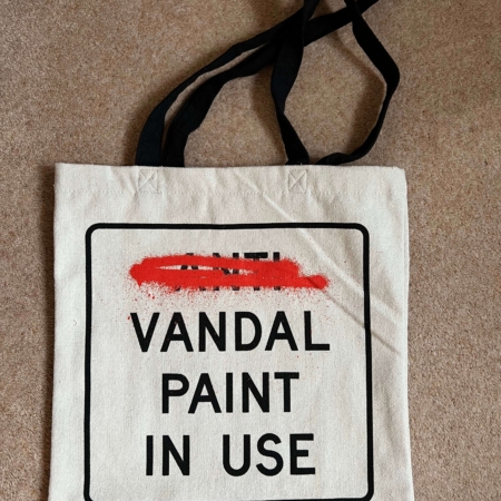 Banksy - Cut & Run - Tote Bag
